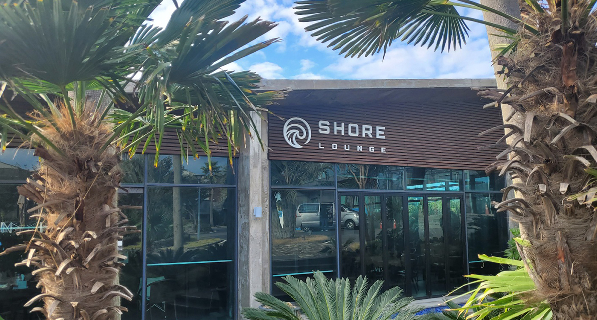 Shore Lounge